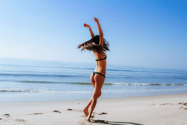 Стройная девушка