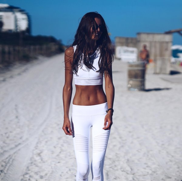 Стройная девушка