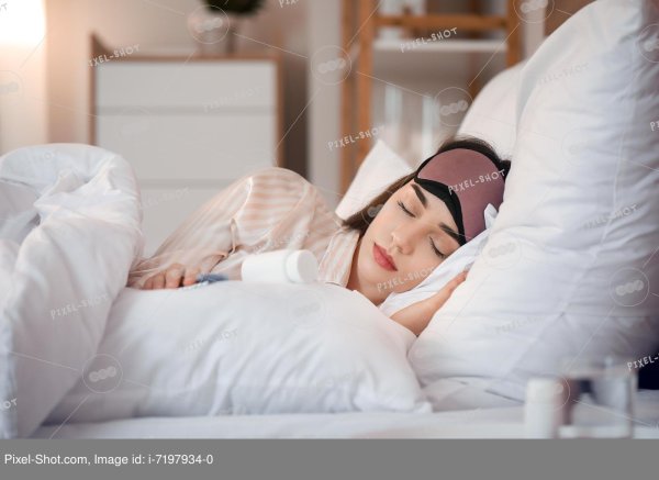 Девушка спит