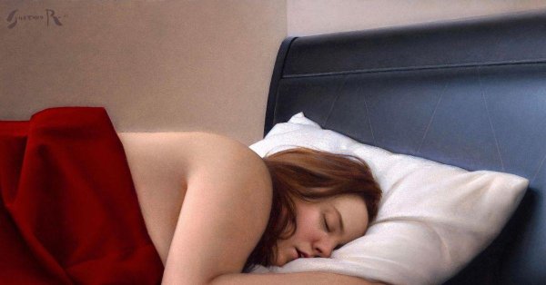 Девушка спит