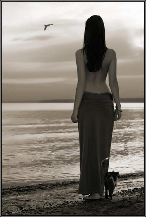 Девушка одинокая