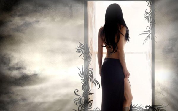 Девушка одинокая