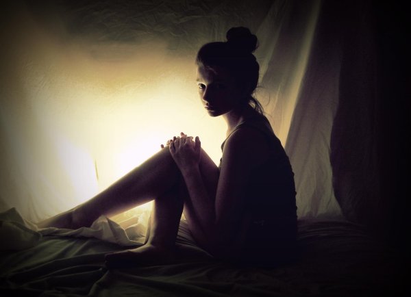 Девушка одинокая