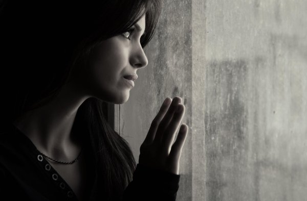 Девушка одинокая