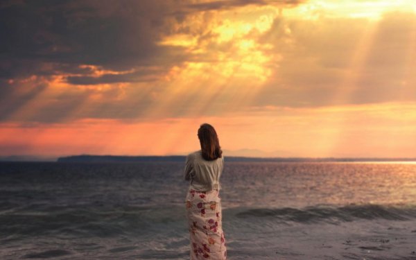 Девушка одинокая