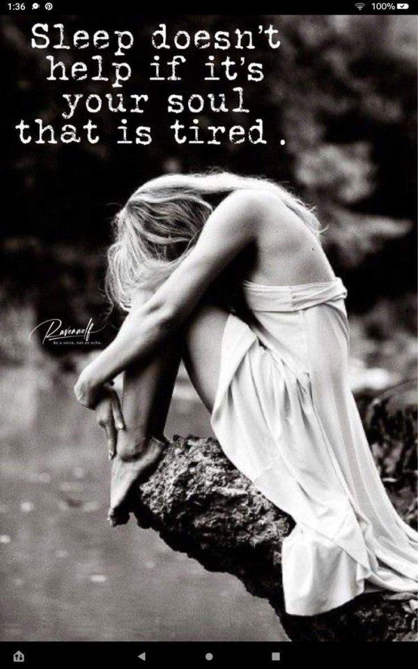 Девушка одинокая