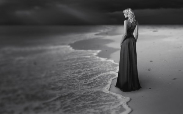 Девушка одинокая