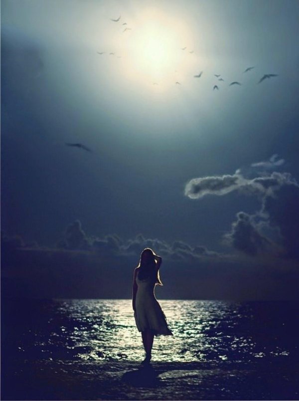 Девушка одинокая