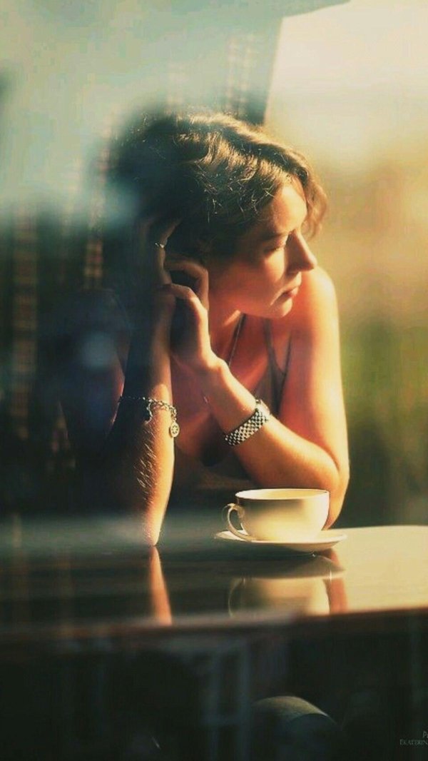 Девушка одинокая