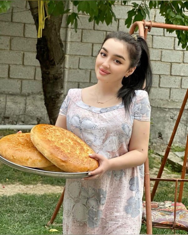 Девушка таджикская