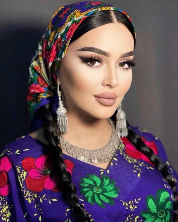 Девушка таджикская