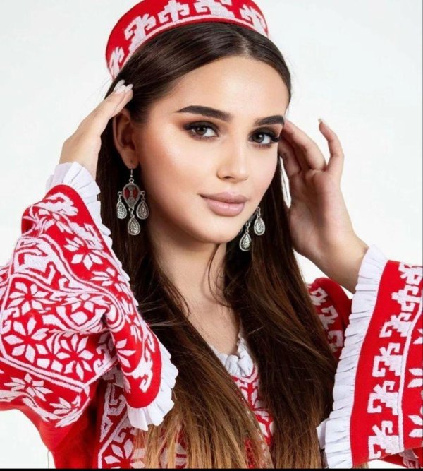 Девушка таджикская