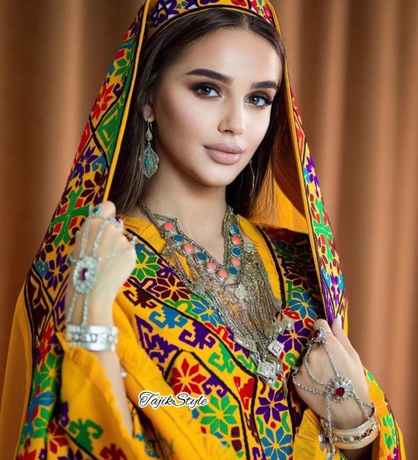 Девушка таджикская