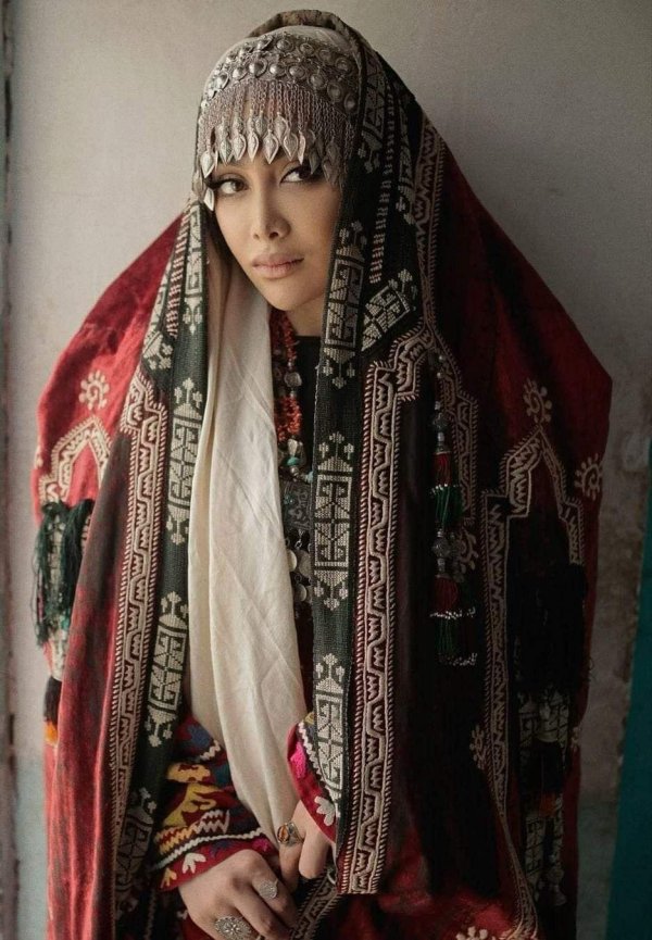 Девушка таджикская