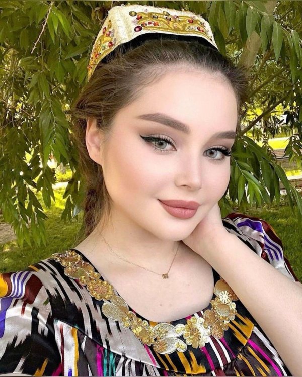 Девушка таджикская