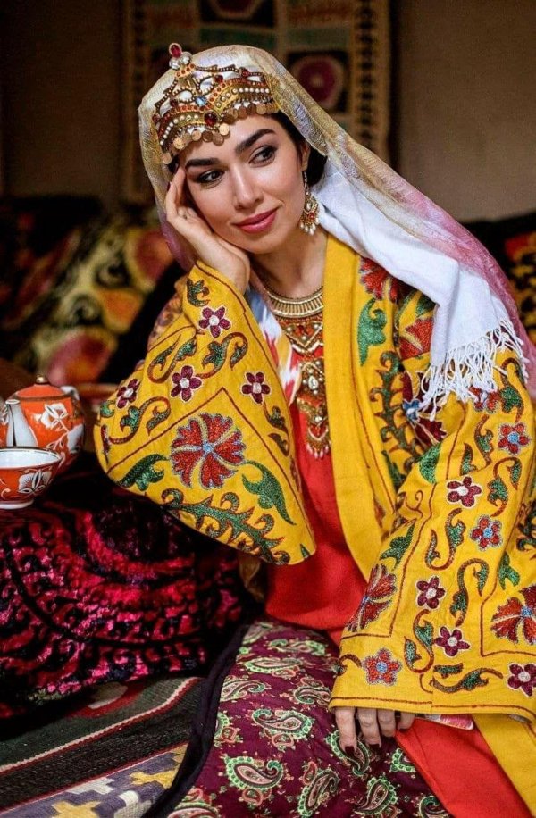 Девушка таджикская