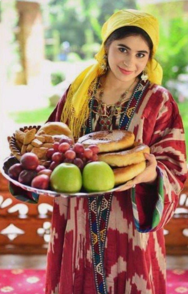 Девушка таджикская