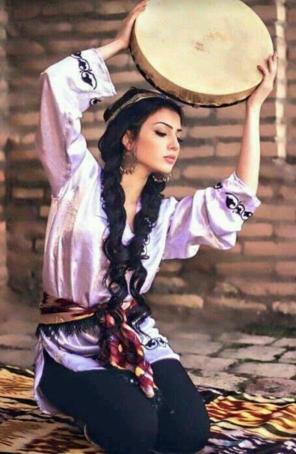 Девушка таджикская