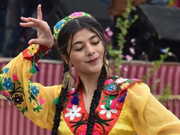 Девушка таджикская