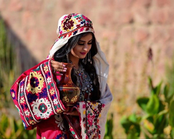 Девушка таджикская