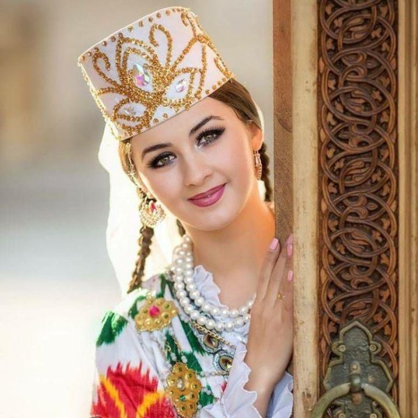 Девушка таджикская