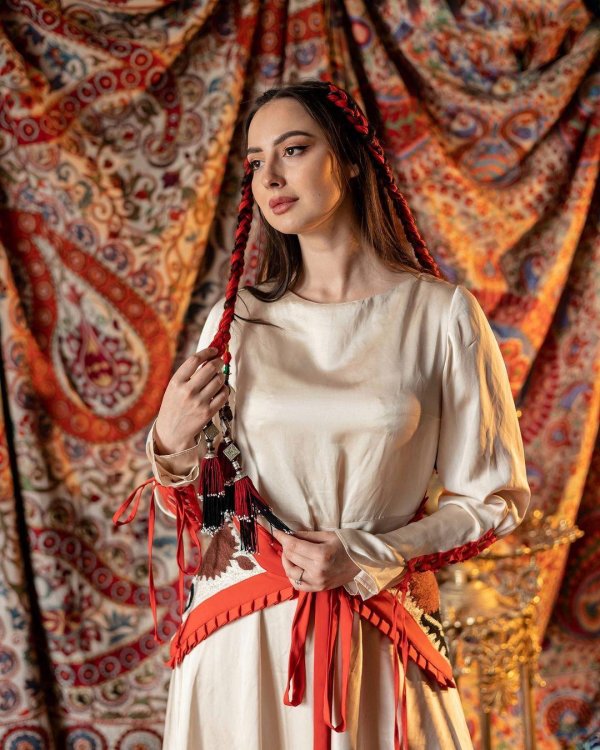 Девушка таджикская