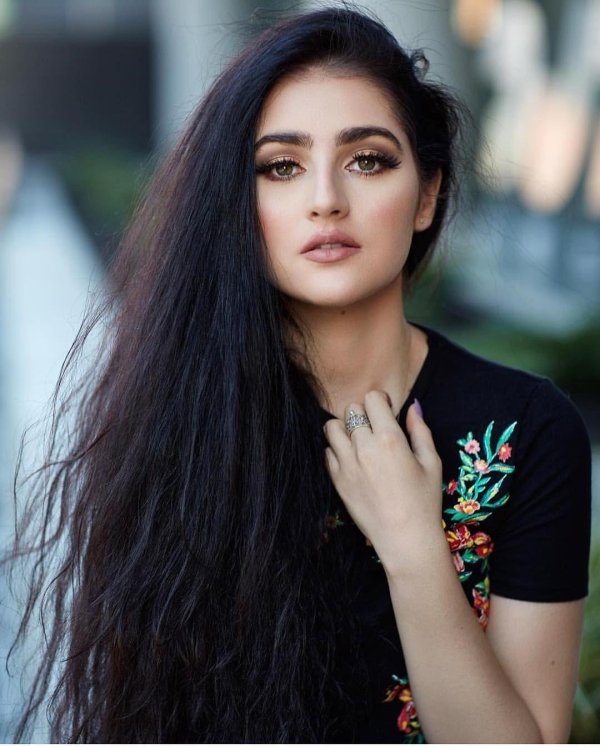 Девушка таджикская