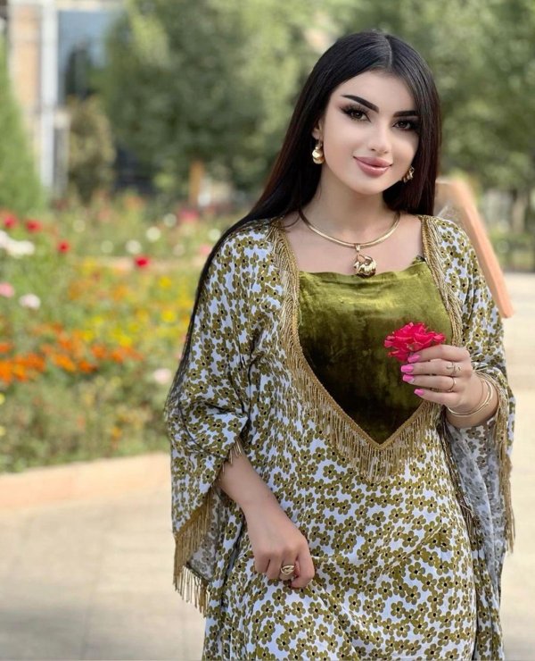 Девушка таджикская