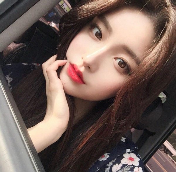 Девушка кореянка