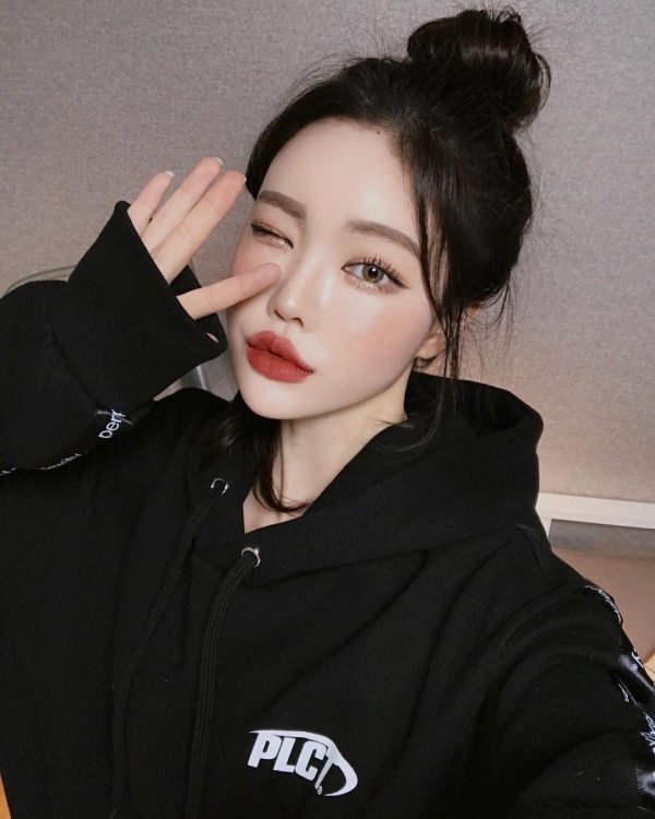 Девушка кореянка