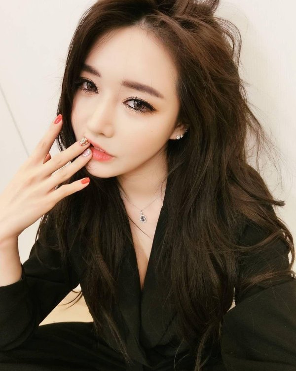 Девушка кореянка