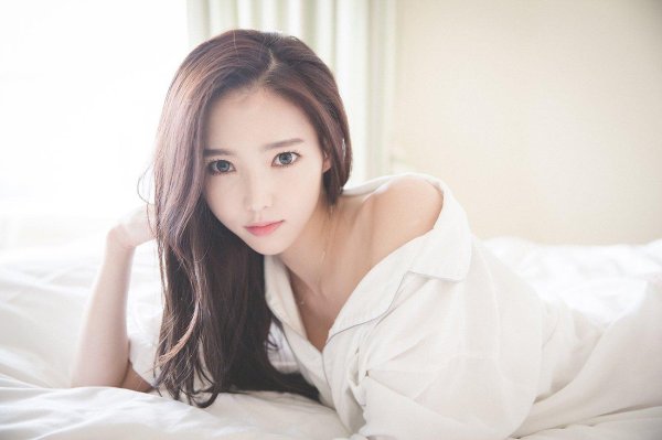 Девушка кореянка