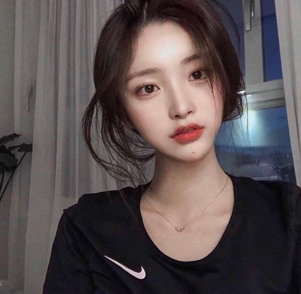 Девушка кореянка