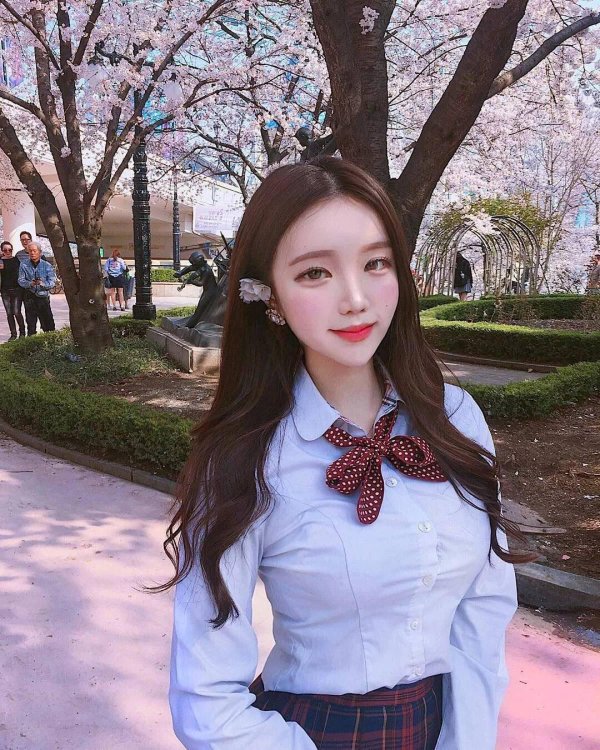 Девушка кореянка