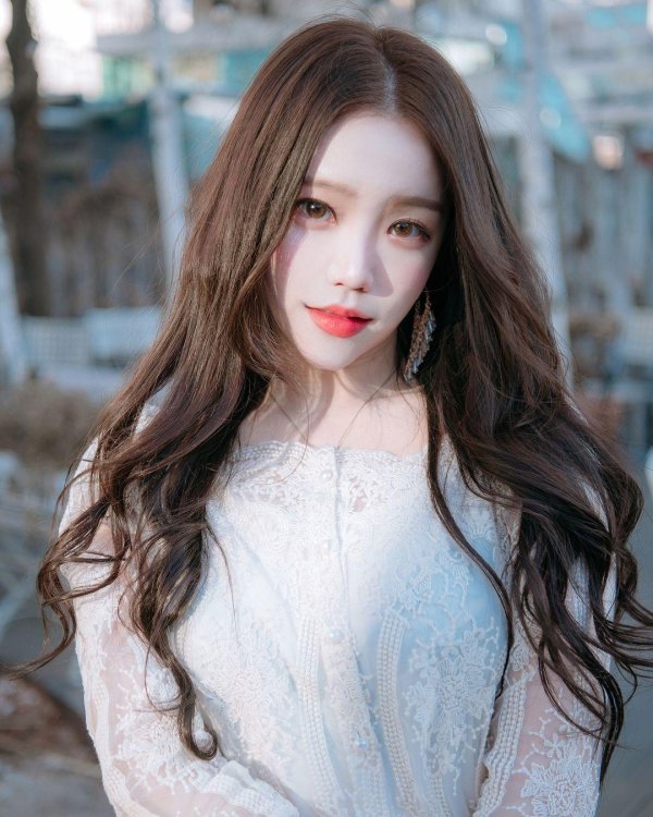 Девушка кореянка