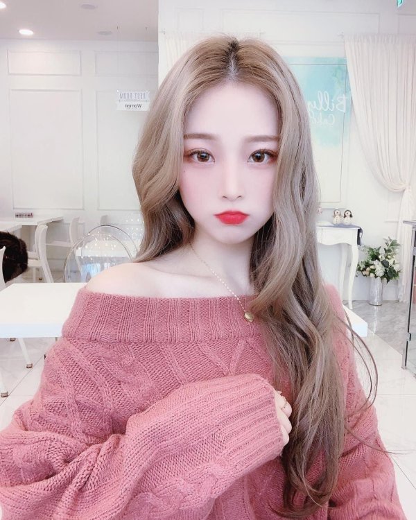 Девушка кореянка