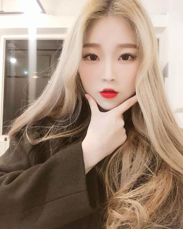 Девушка кореянка