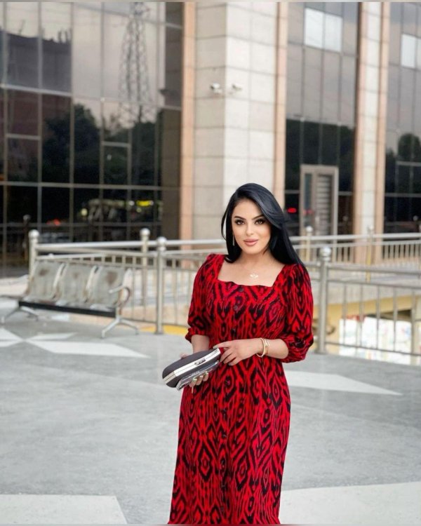 Девушка точик