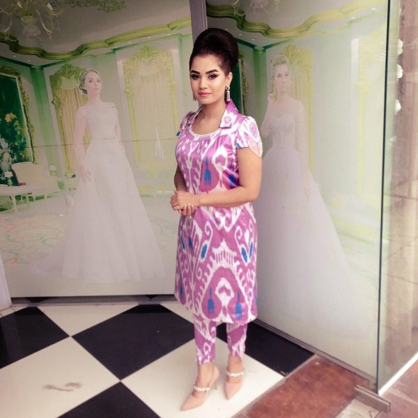 Девушка точик