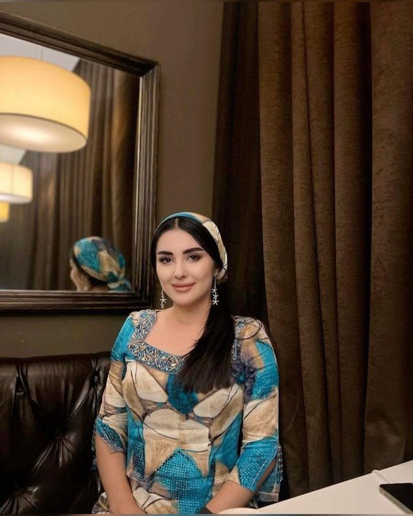 Девушка точик