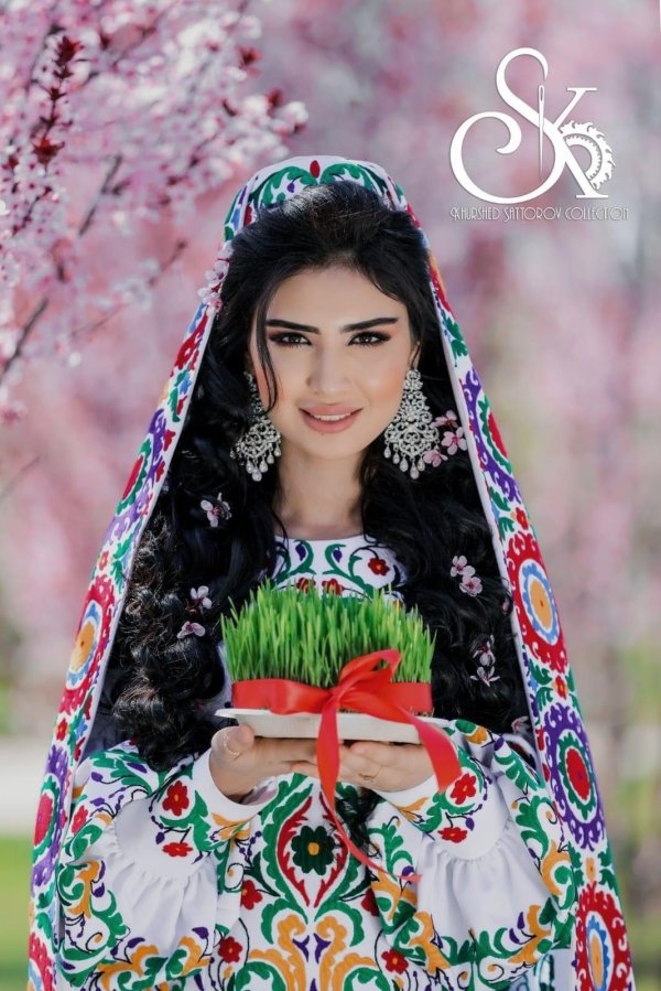 Девушка точик