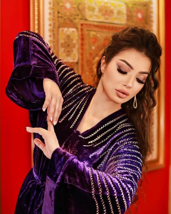 Девушка точик