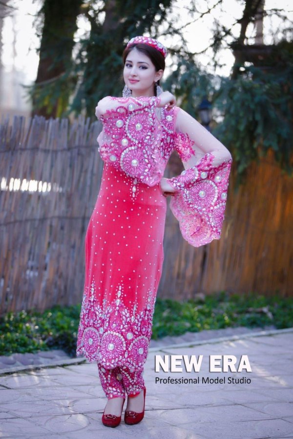 Девушка точик