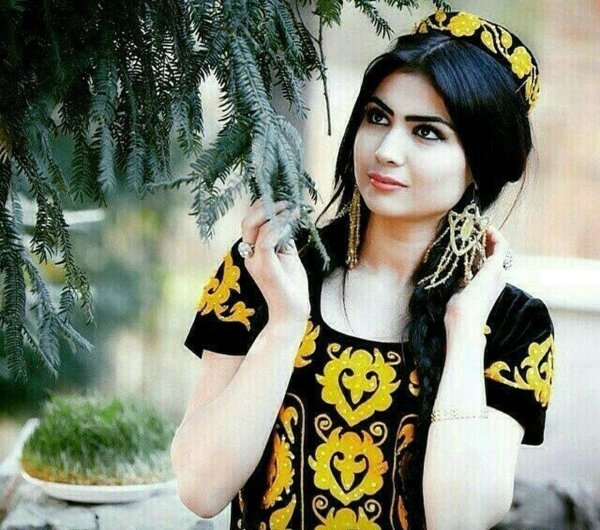 Девушка точик