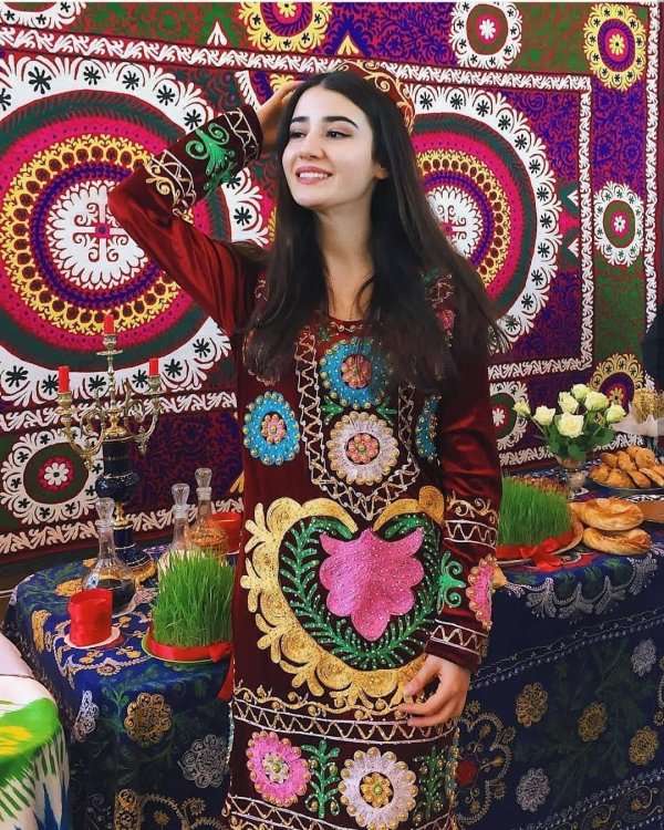 Девушка точик