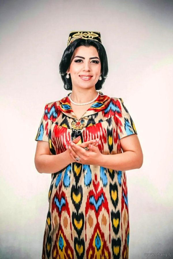 Девушка точик