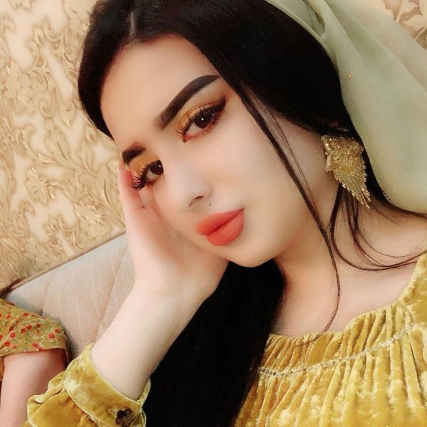 Девушка точик