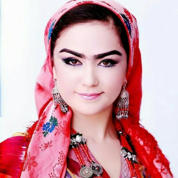 Девушка точик