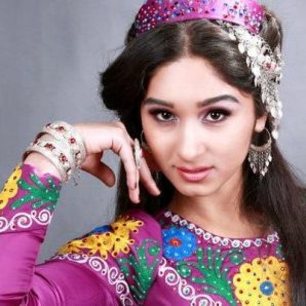 Девушка точик