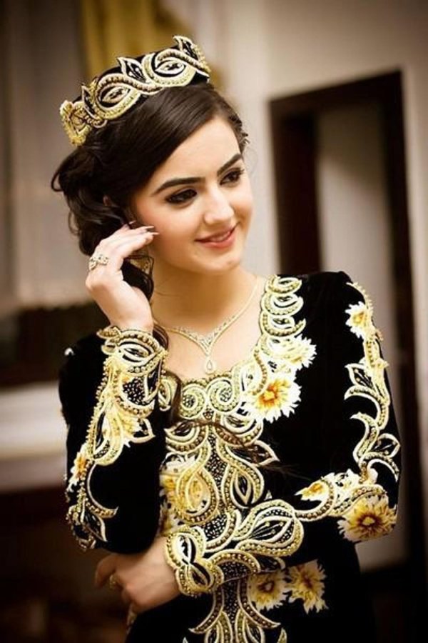 Девушка точик